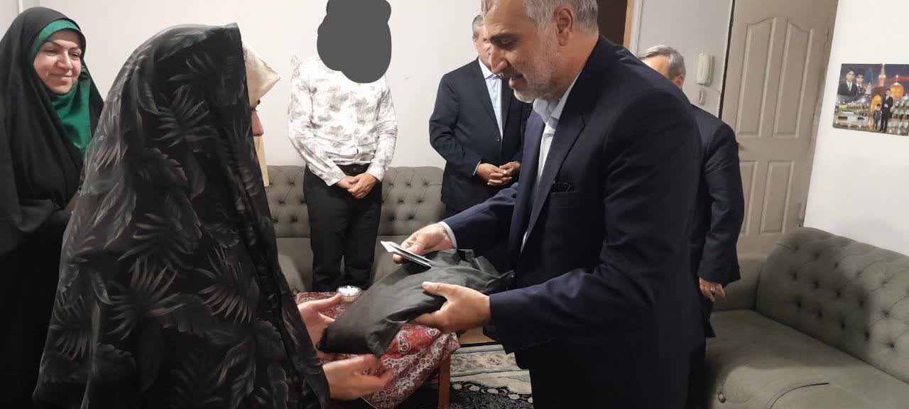 بازدید مدیرکل کمیته امداد استان از خانواده مددجوی اداره یک؛ تجلیل از ایثار و صبر در مواجهه با حوادث